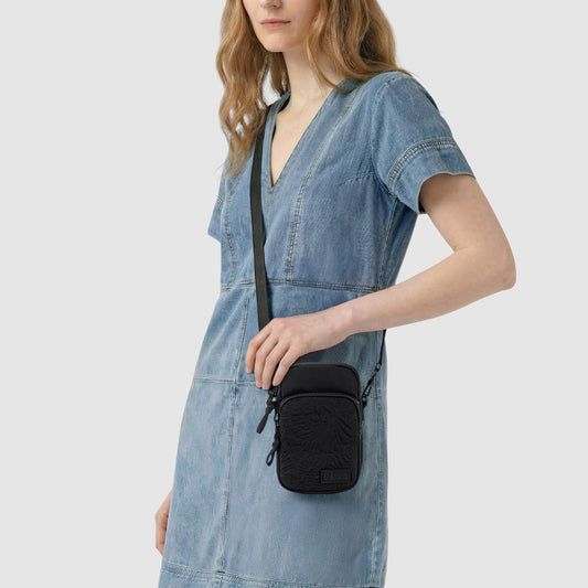 Sakroots Koa Smartphone Crossbody - EcoTwill - Black Flower Blossom Quilted