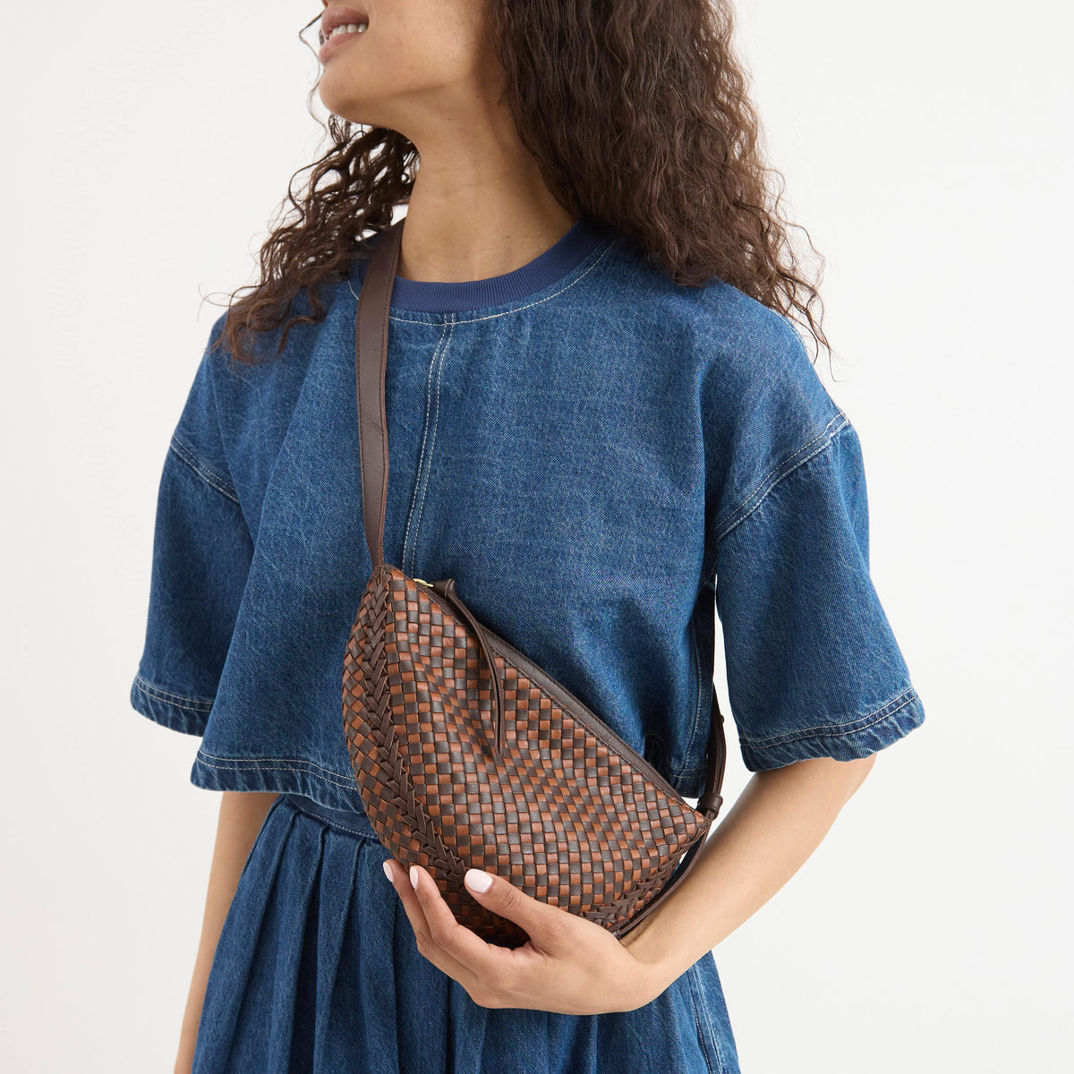The Sak Tess Sling - Leather - Woven Mahogany Cognac
