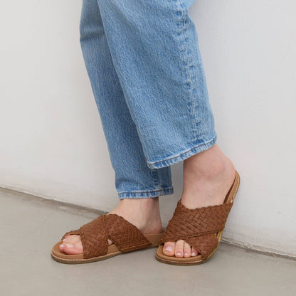The Sak Penelope Sandal - Leather - Cognac Woven