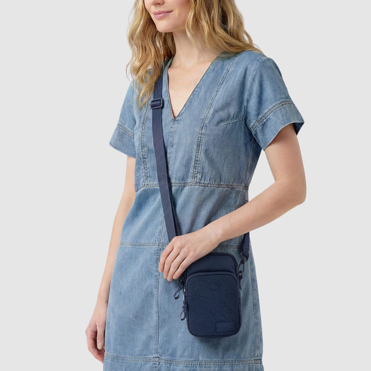 Sakroots Koa Smartphone Crossbody - EcoTwill - Navy Flower Blossom Quilted