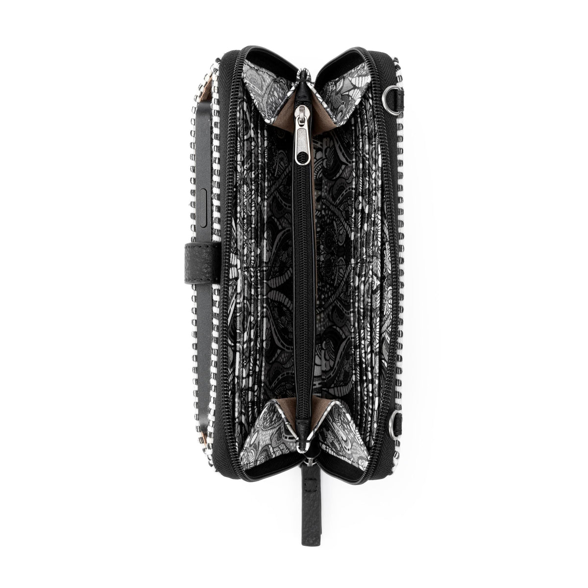 Sakroots Smartphone Wallet - Straw - Black and White Woven
